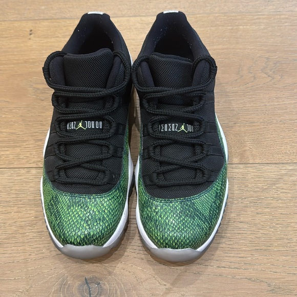 Great Condition Jordan 11 Green Snakeskin - Picture 1 of 4